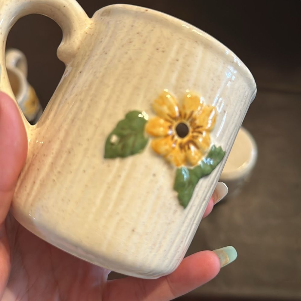 4 vintage butterfly mugs - Picture 7 of 8